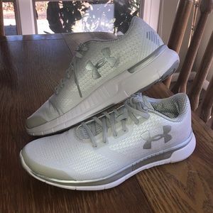 NEVER WORN Under Armour running shoes 👟❕⚪️
